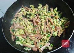 火腿葱花炒鸡蛋的做法图解8