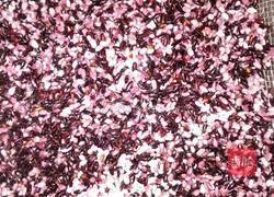 鲜虾黑米饭团的做法图解1