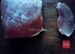 香菜炒肉丝的做法图解1