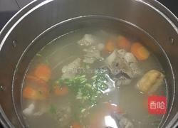 胡萝卜山药大骨头汤的做法图解7
