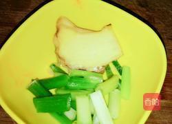 黄花菜煲排骨的做法图解2