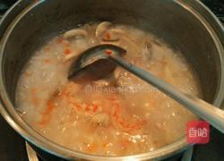 鲜虾鸡肉蘑菇粥的做法图解5