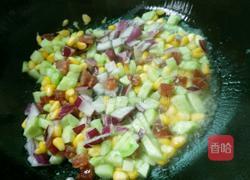 黄瓜玉米炒腊肠的做法图解7