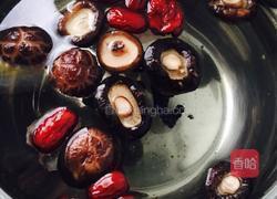 香菇红枣嫩鸡汤的做法图解4