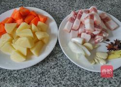 胡萝卜土豆炖肉的做法图解2