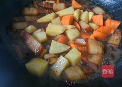 胡萝卜土豆炖肉的做法图解12
