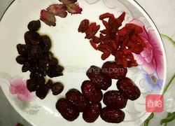 银耳红枣桂圆汤的做法图解1