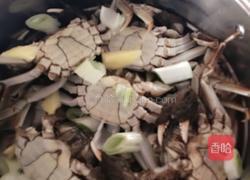 清蒸河蟹的做法图解3