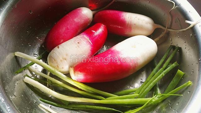 食材全清洗干净，并淋干水份。