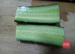 黄瓜雕花的做法图解2