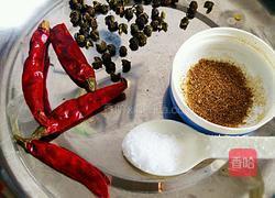 麻辣花生的做法图解1