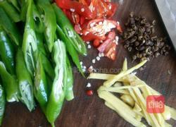 青椒炒牛肉的做法图解2