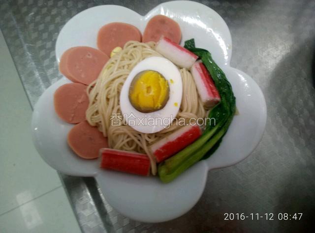 出锅摆盘。