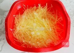 剁椒西芹土豆丝的做法图解2