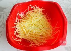 剁椒西芹土豆丝的做法图解3