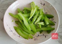 剁椒西芹土豆丝的做法图解4