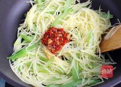 剁椒西芹土豆丝的做法图解7