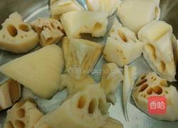 莲藕马蹄排骨汤的做法图解2