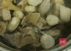 莲藕马蹄排骨汤的做法图解5