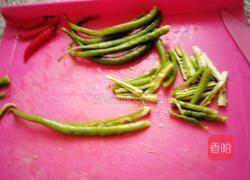 香菜炒肉丝的做法图解3