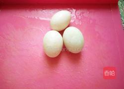 鸭蛋炒番茄的做法图解1
