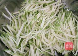 凉拌小南瓜的做法图解3