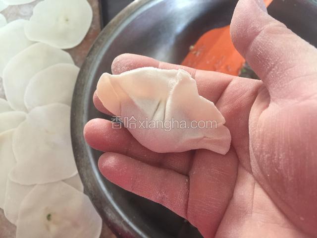 包成饺子。