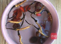 猪肉炖冬虫草的做法图解2