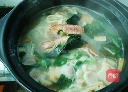 砂锅海鲜鸡蛋面的做法图解5