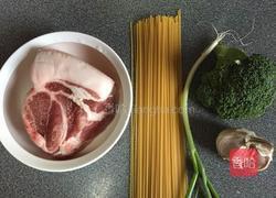 肉酱意面的做法图解1