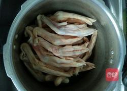 卤鸭爪的做法图解1