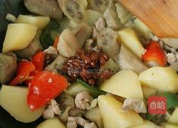 豆酱土豆焖茄子的做法图解11