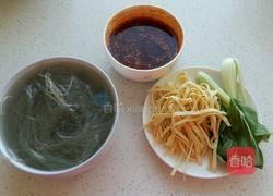 酸辣红薯粉的做法图解2