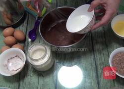 巧克力戚风蛋糕8寸的做法图解3