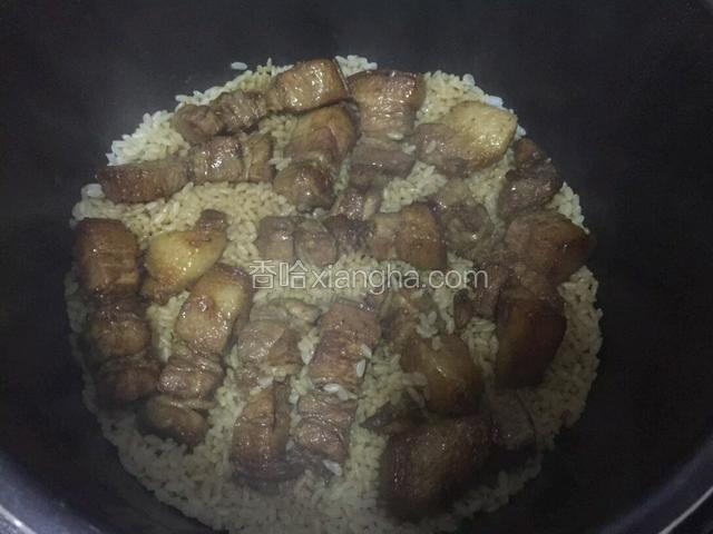 选择米饭键就等着煮好开吃吧