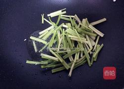 芹菜炒肉的做法图解4