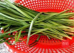 韭菜鸡蛋饺子馅料的做法图解1