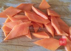 西兰花炒鸡蛋的做法图解1