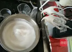 Illustration of how to make eight-inch chiffon cake 4