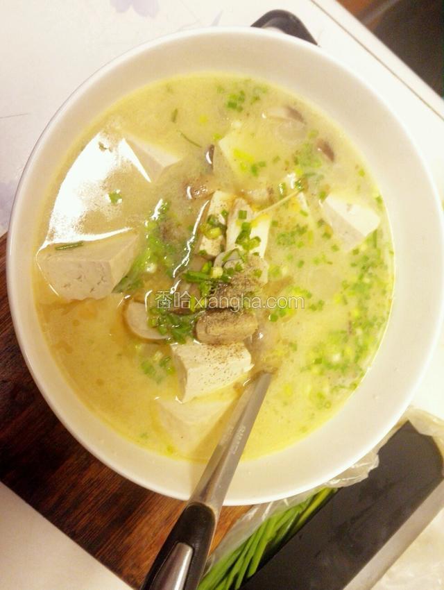 根据个人喜好加食盐，胡椒粉