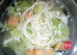 蔬菜鸡蛋面的做法图解3