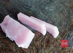 豌豆米炒肉丁的做法图解3