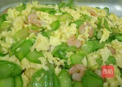 芥兰鸡蛋炒虾仁的做法图解2