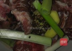 东北炖 脊骨炖土豆的做法图解3
