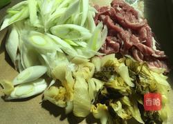 大葱酸菜炒肉丝的做法图解3