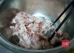 猪肉韭菜馅饼的做法图解1