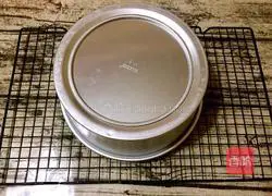 Illustration of how to make eight-inch chiffon cake (clear water version) 14