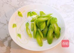 西芹千叶豆腐的做法图解1