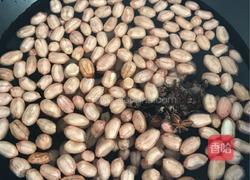 水煮五香花生米的做法图解2