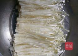 剁椒蒜蓉蒸金针菇的做法图解1